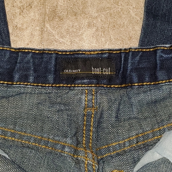 ❤ Old Navy Jeans 12 reg boot cut - Picture 2 of 4